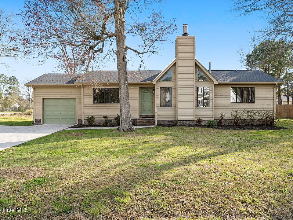 1st image of 815 Usher Avenue SW