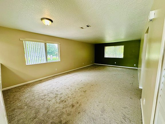 5th image of 202 N Grannis Ave