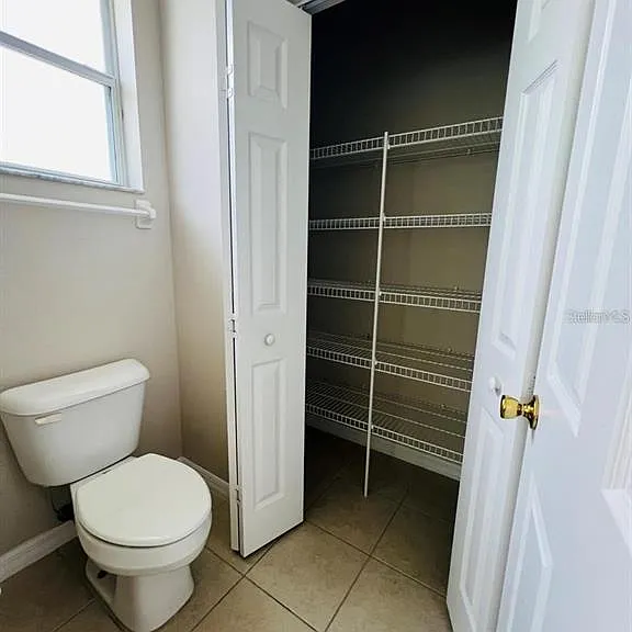 121 Raintree Cir — Photo 7