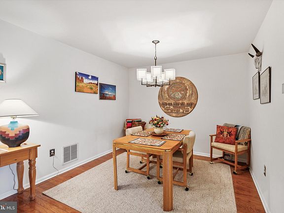5th image of 54 Tattersall Dr
