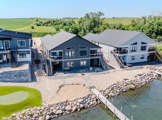 176 W Bay Rd, Lake Park, IA 51347