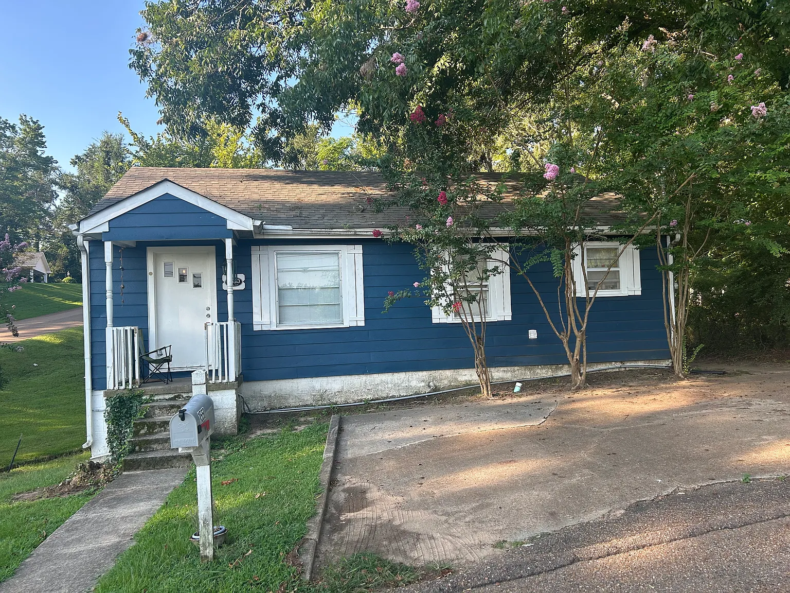 2 bed, 900 sqft, $1,700 — Photo 2