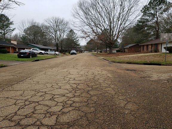 4th image of 5001 Oak Leaf Dr
