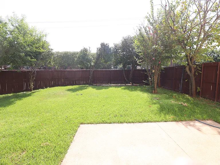 4606 Clay Dr — Photo 43