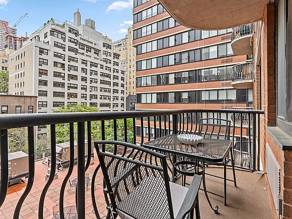 5th image of 343 E 74th St APT 5B