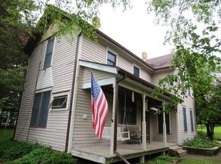 W302N9527 O'Neil Rd, Hartland, WI 53029