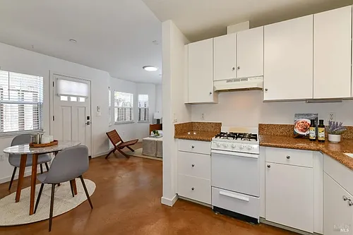 130 Valley Oak Dr #A Photo 1