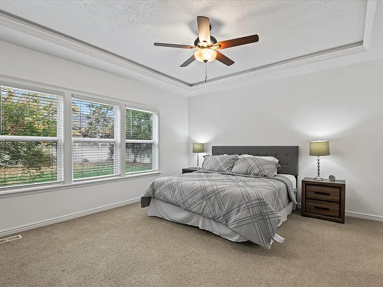 2544 W Teano Dr — Photo 13