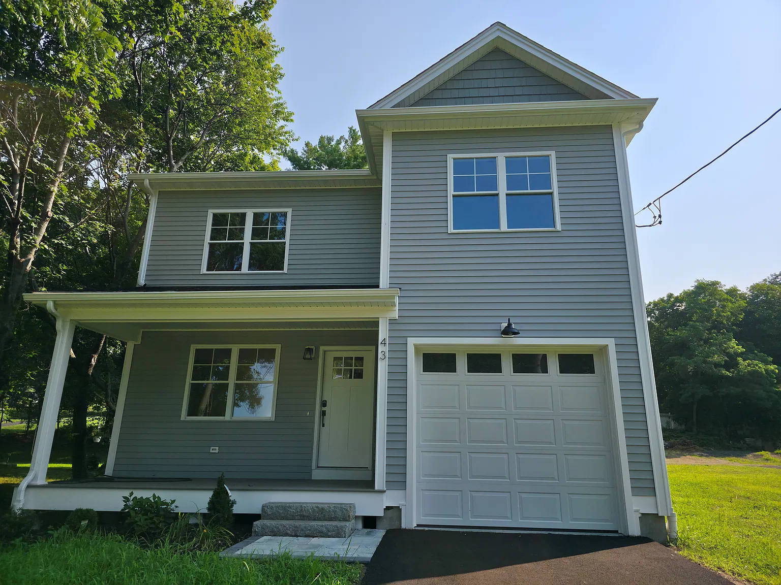 3 bed, 2.5 bath, 1600 sqft, $3,700 — Photo 2