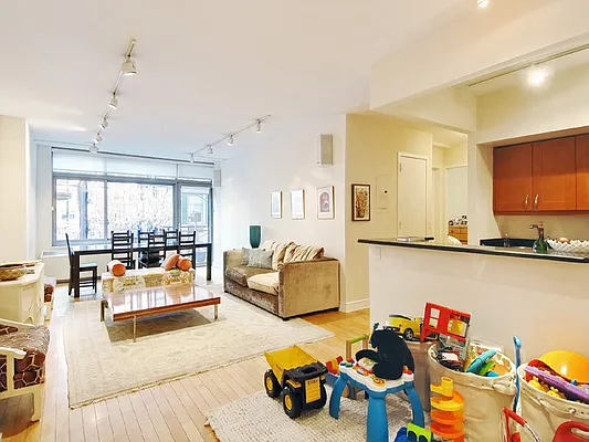 Sold by Sotheby's International Realty | media 12