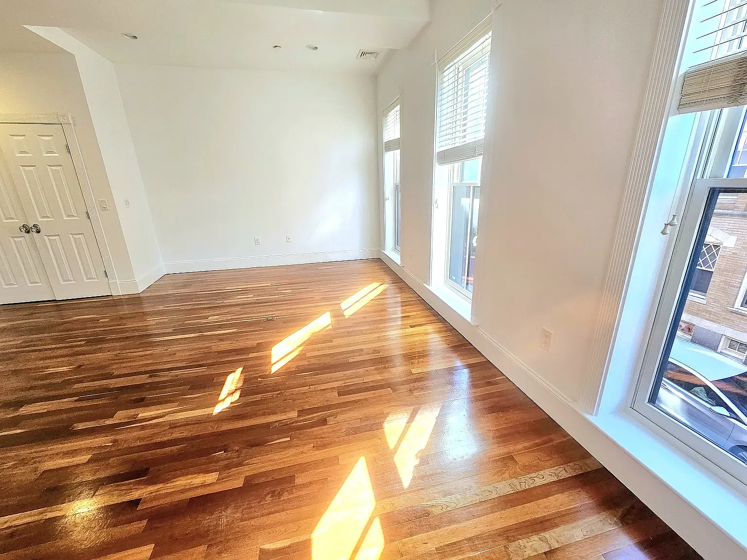 1 bed, 550 sqft, $2,850 — Photo 3