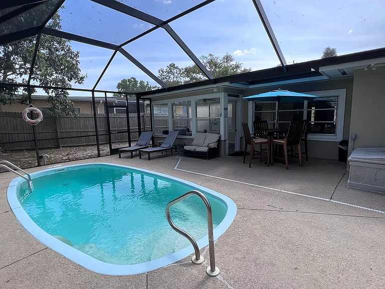205 Driftwood Dr W — Photo 16