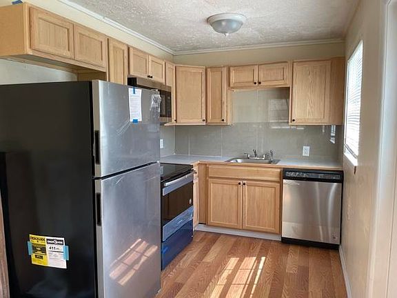 3rd image of 1425 W 30th St
