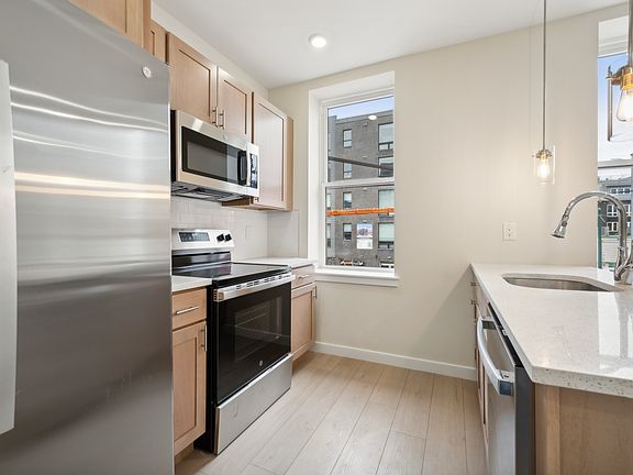 3rd image of 2614 W Girard Ave APT B