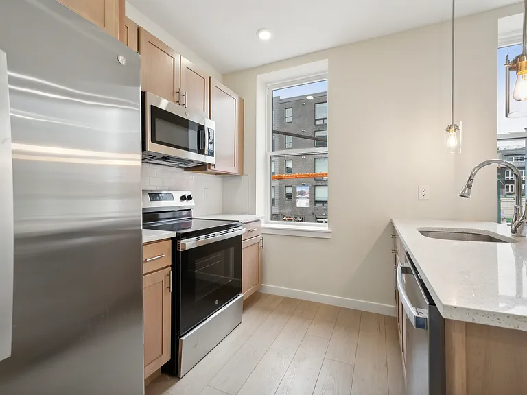 2614 W Girard Ave #B — Photo 3