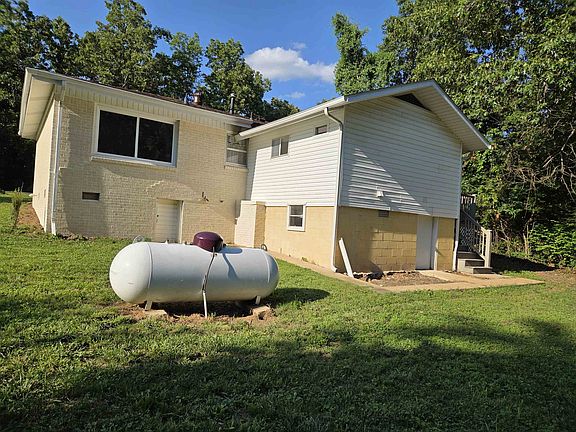 4th image of 34 Sequoyah Ridge Rd