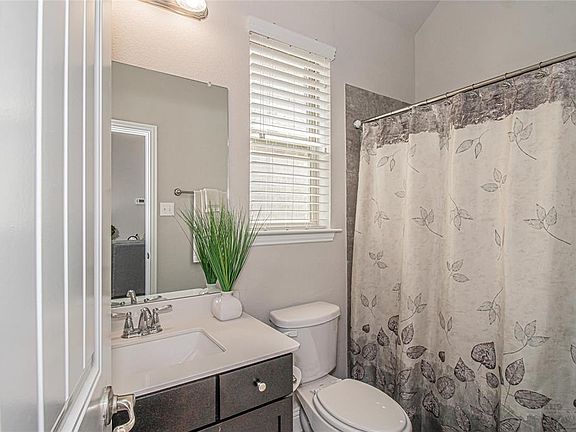 5th image of 1413 Eagleton Ln