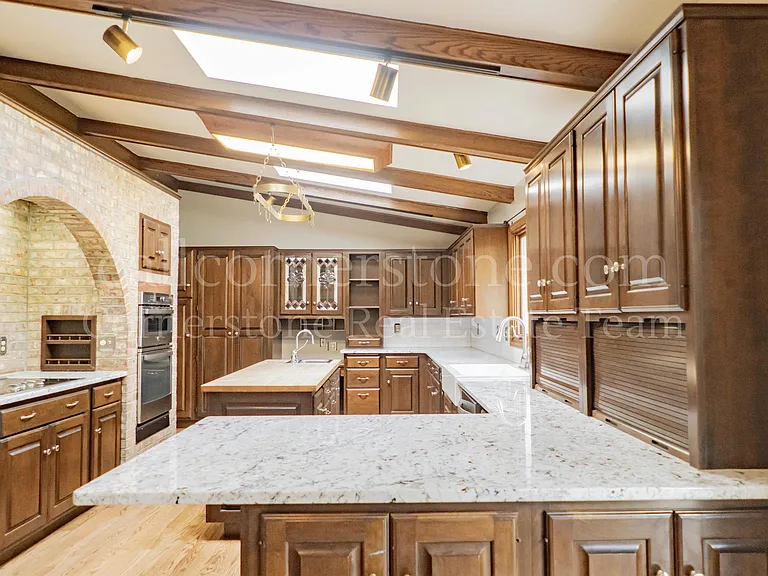 3427 Clubheights Dr — Photo 9