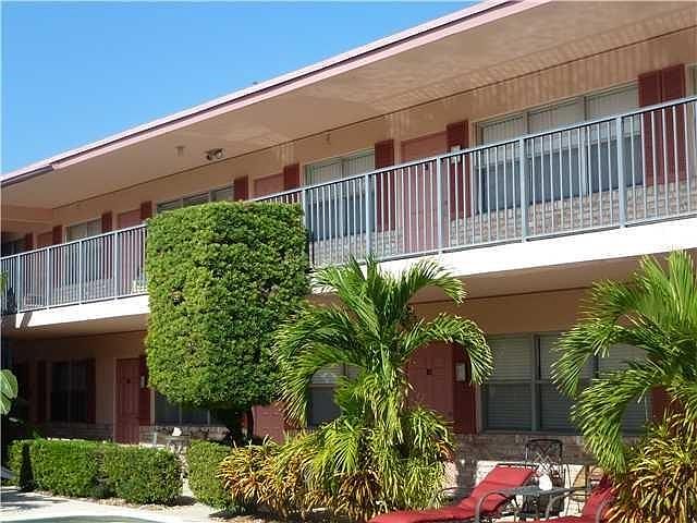 1st image of 2451 NE 49th St APT 103