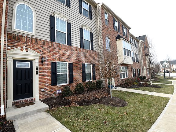 2nd image of 707 Shelley Ln