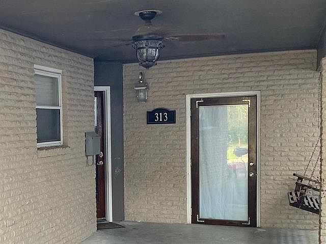 1st image of 313 W Robert E Lee Blvd