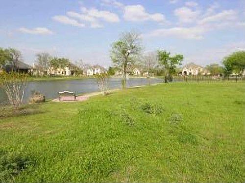 3rd image of 261 Hidden Lake Dr