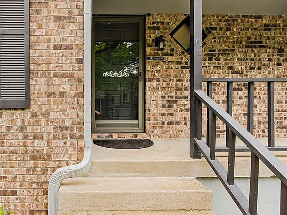 4th image of 408 SE Brownfield Dr