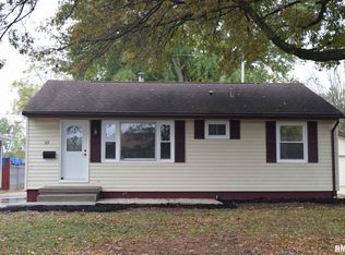 22 Rosaria Rd, Springfield, IL 62702
