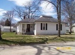 909 2nd St NW, Waverly, IA 50677