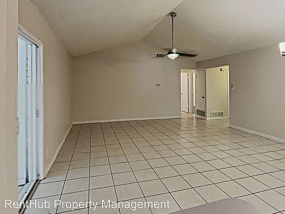 3rd image of 321 Meadowcreek Ln