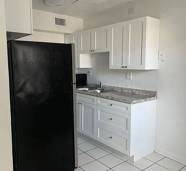 371 Sunshine Dr #H2 — Photo 4