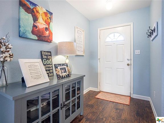 3rd image of 431 Whispering Hollow Dr