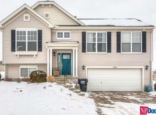 15524 King Cir, Bennington, NE 68007