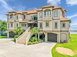 4614 W Bayshore Dr, Bacliff, TX 77518