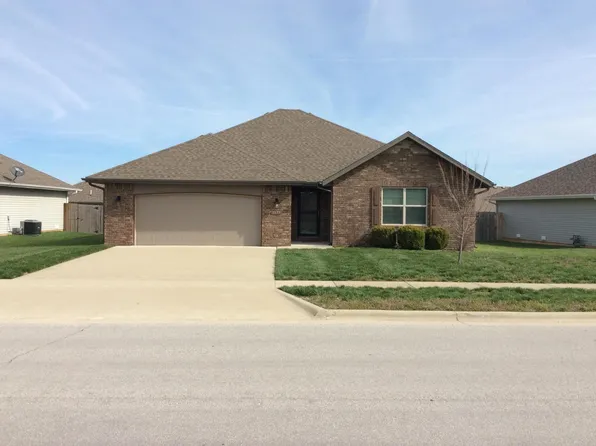 5577 W Pecan Street, Springfield, MO 65802
