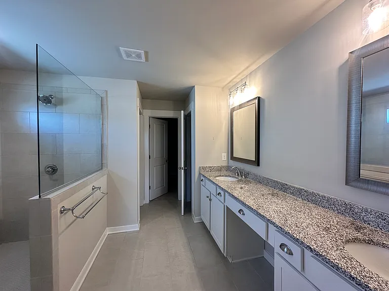 5015 Wellesley Dr — Photo 14
