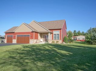 N3976 Prairie Ridge Ln, Helenville, WI 53137
