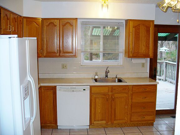 2nd image of 1292 Tracy Ln