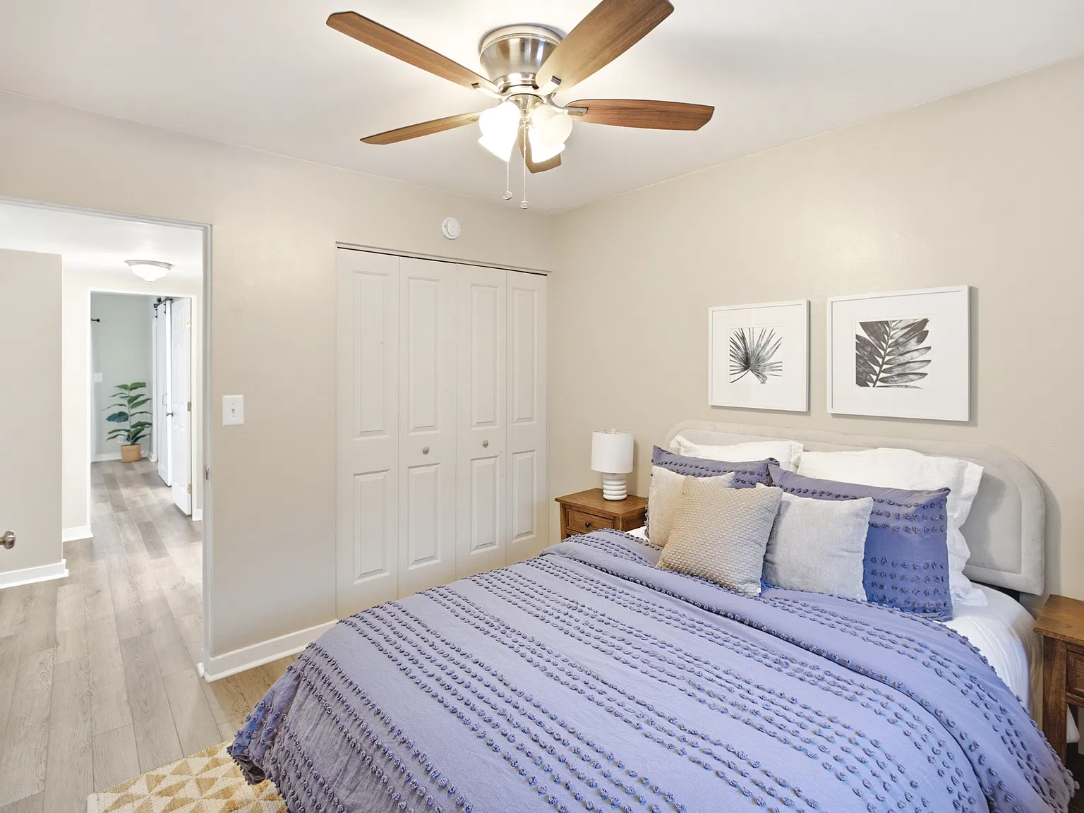 3 bed, 2.5 bath, 1300 sqft, $3,800 — Photo 2