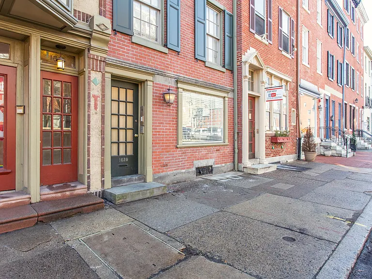 1620 Pine St #2 — Photo 3