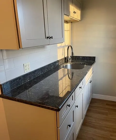 5 Greystone Ave #3R — Photo 1