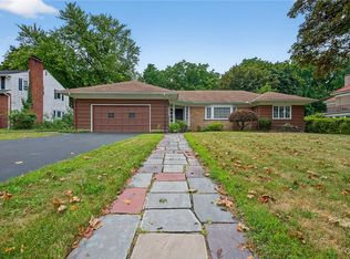 304 Bradford Pkwy, Syracuse, NY 13224