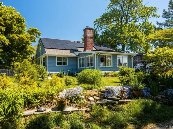 195 Sound Beach Boulevard, Sound Beach, NY 11789