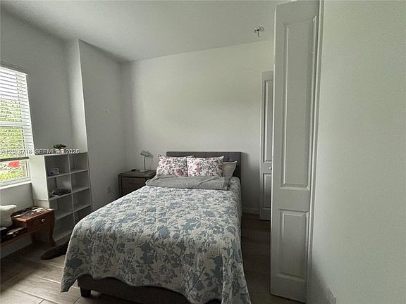 5th image of 5933 Berwick Ln