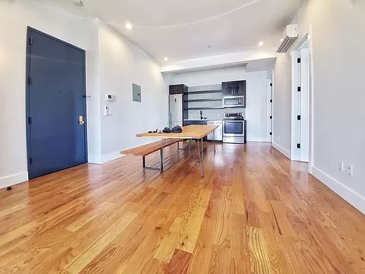 5th image of 194 Montrose Ave #4E