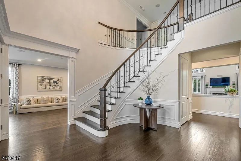 7 bed, 6.5 bath, $12,500 — Photo 4