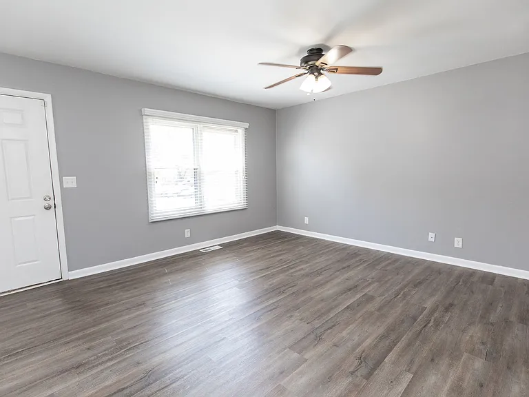 857 Heritage Cir — Photo 11