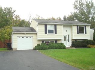 126 Rambling Rd, East Amherst, NY 14051