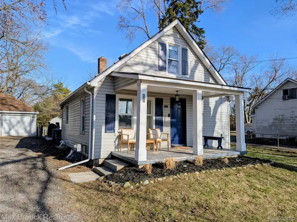 6227 Clarkston Rd, Clarkston, MI 48346