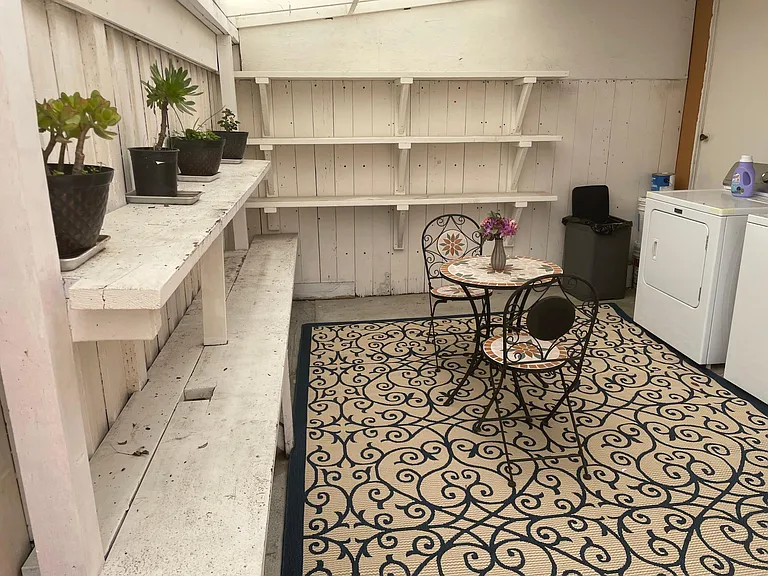 110 Gladys Ave #A — Photo 35